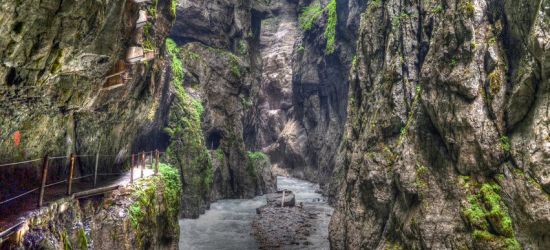 Die Höllentalklamm in Garmisch: Wasserfälle und tiefe Schluchten