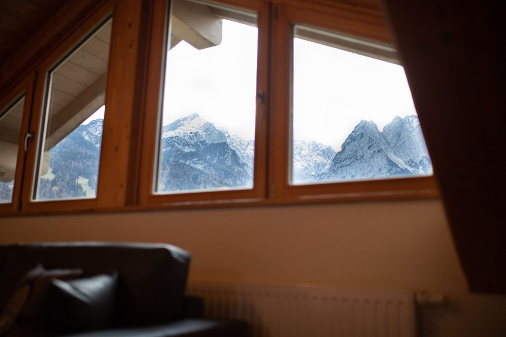 Aussicht auf die Berge in Ferienwohnung in Garmisch-Partenkirchen