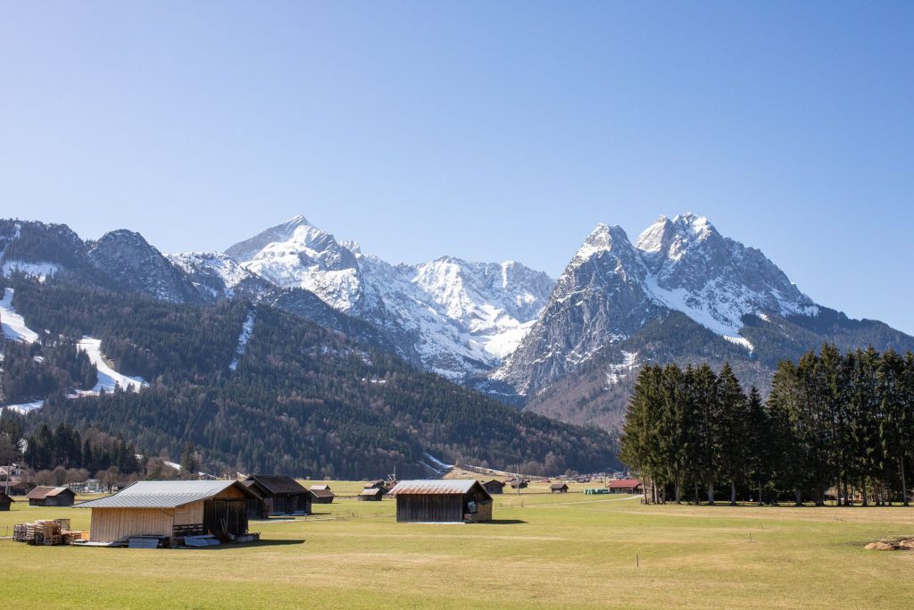 Aussicht auf die Alpen in Ferienwohnung in Garmisch-Partenkirchen