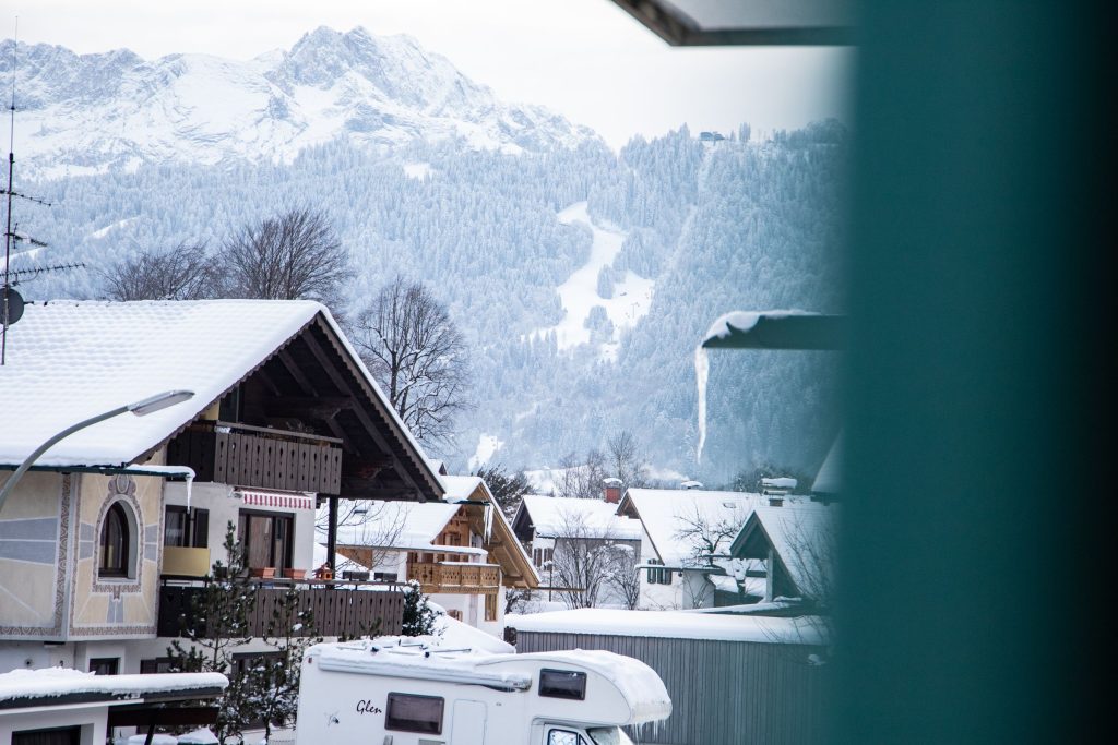 Aussicht auf die Alpen in Ferienwohnung in Garmisch-Partenkirchen