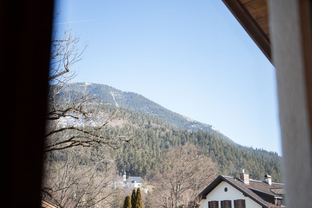 Blick grünen Berg Garmisch-Partenkirchen