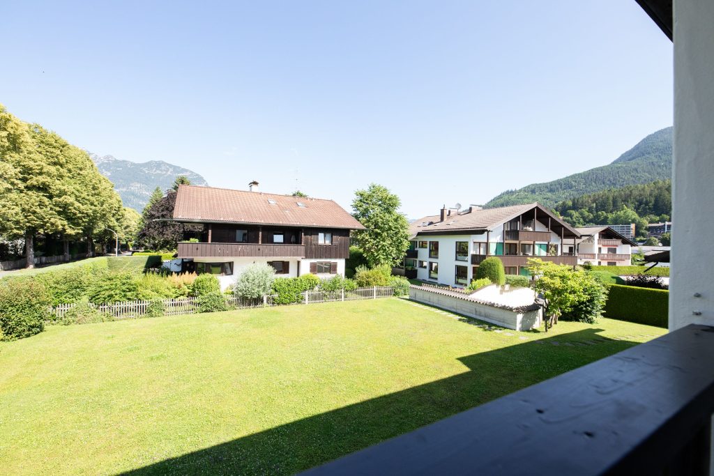 Ferienwohnung in Garmisch-Partenkirchen mit rustikalem Design