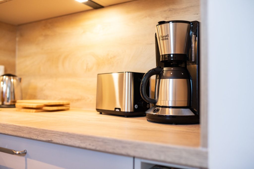 Toaster mit Kaffeemaschine in Ferienwohnung in Garmisch-Partenkirchen 