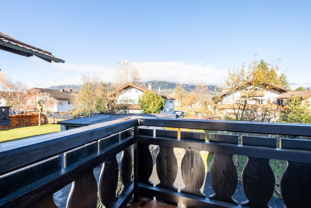 Balkon mit Blick auf Garmisch-Partenkirchen und Umgebung