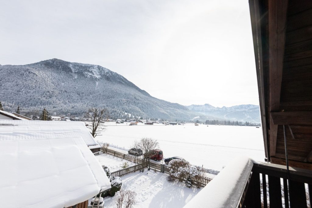 Landschaft mit Schnee in Ferienwohnung in Garmisch-Partenkirchen