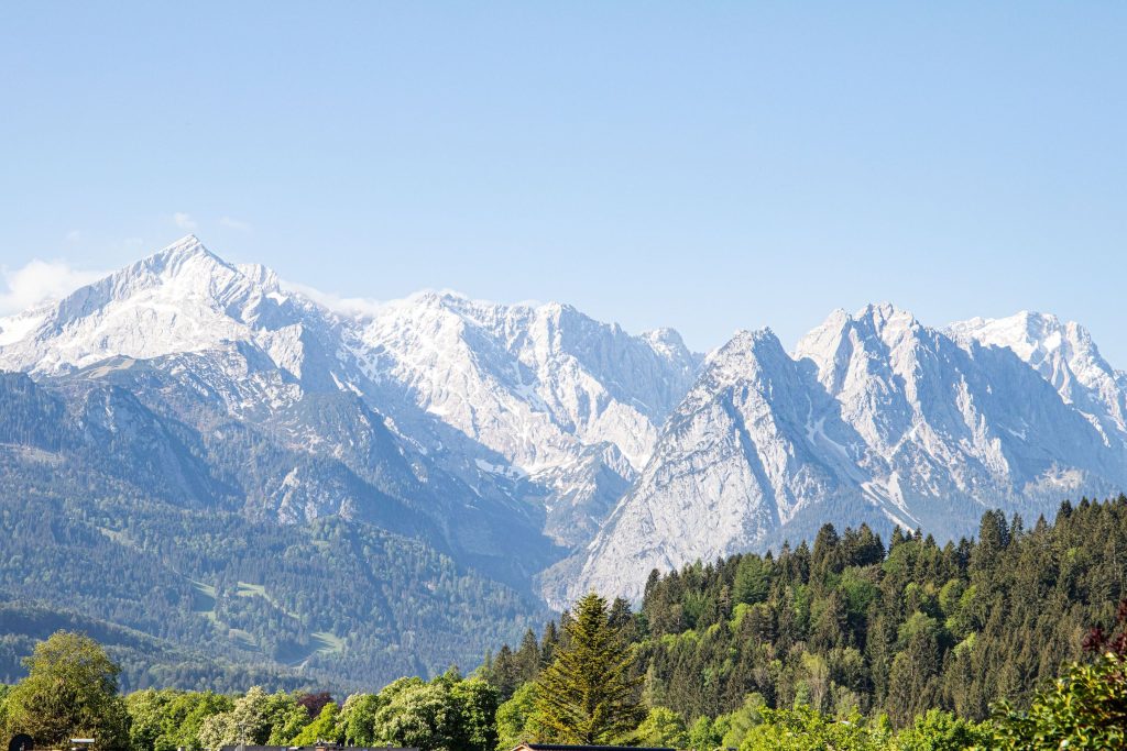 Alpen mit Schnee in Garmisch-Partenkirchen