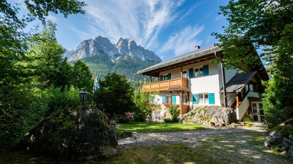 Außenanlage von Ferienwohnung in Garmisch-Partenkirchen