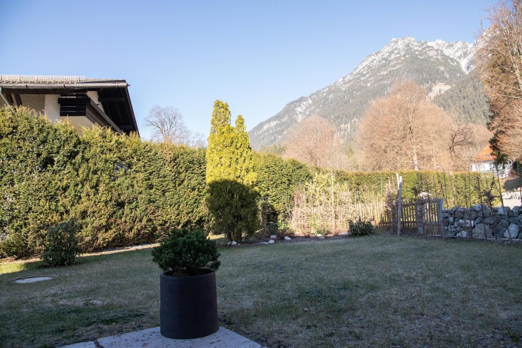 Garten in Ferienwohnung in Garmisch-Partenkirchen