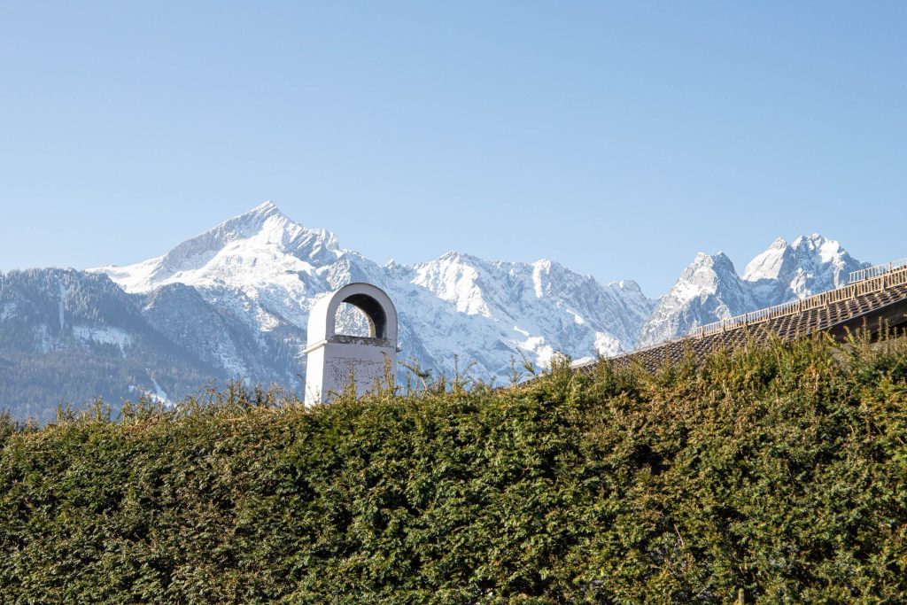 Blick auf die Alpen in Ferienwohnung in Garmisch-Partenkirchen