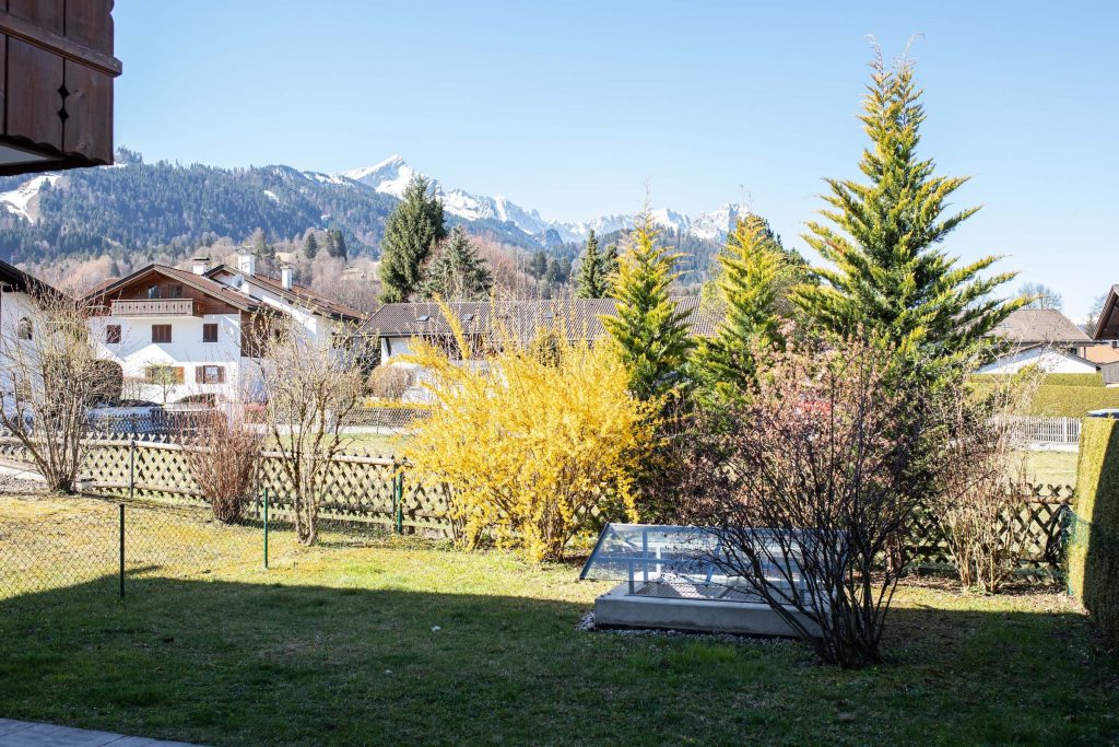 Garten in Ferienwohnung in Garmisch-Partenkirchen