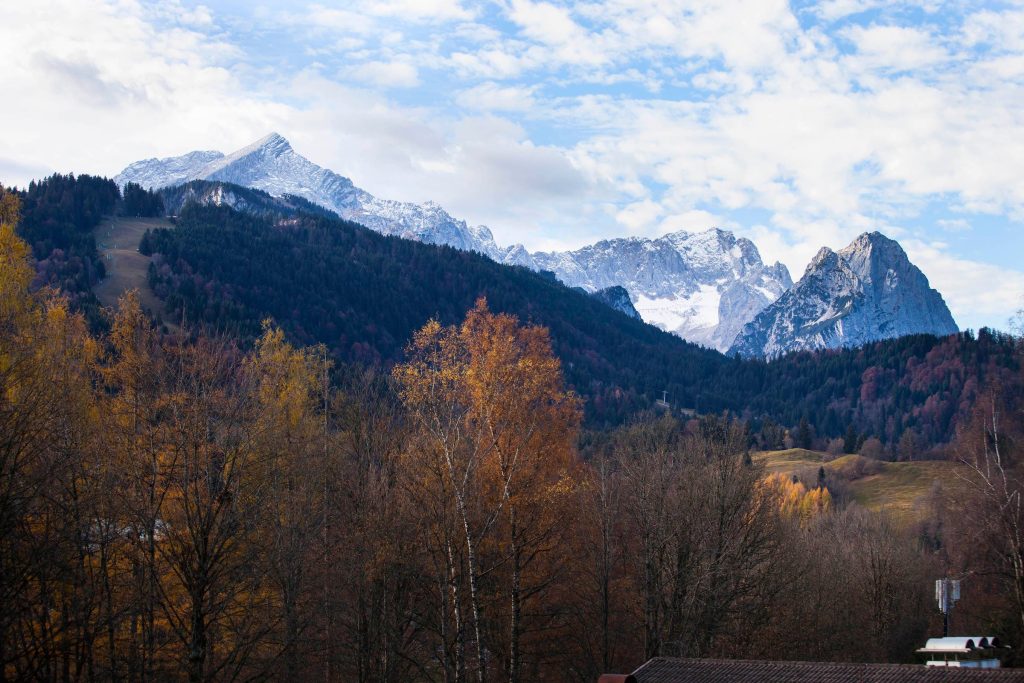 Alpen mit Schnee in Ferienwohnung in Garmisch-Partenkirchen