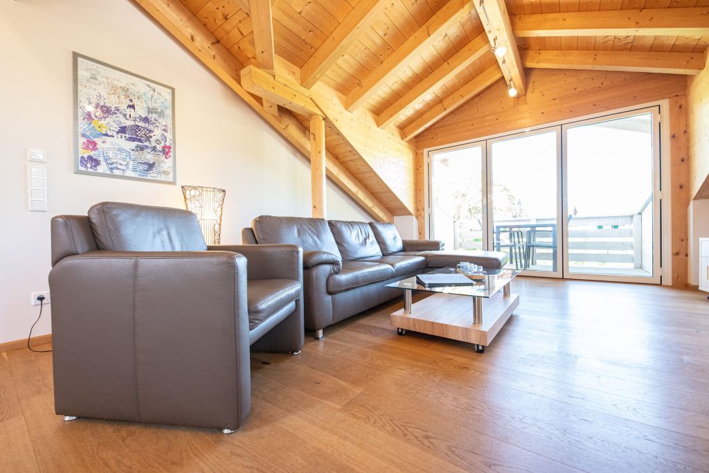 Sofa und Sessel in Ferienwohnung in Garmisch-Partenkirchen