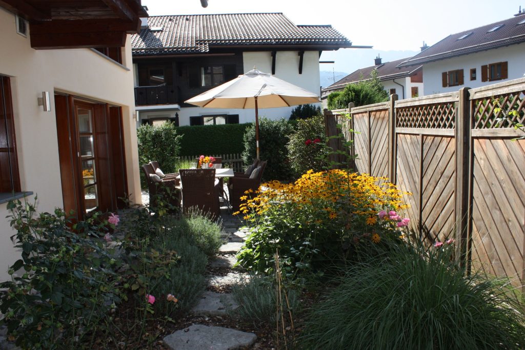 Garten in Ferienwohnung in Garmisch-Partenkirchen