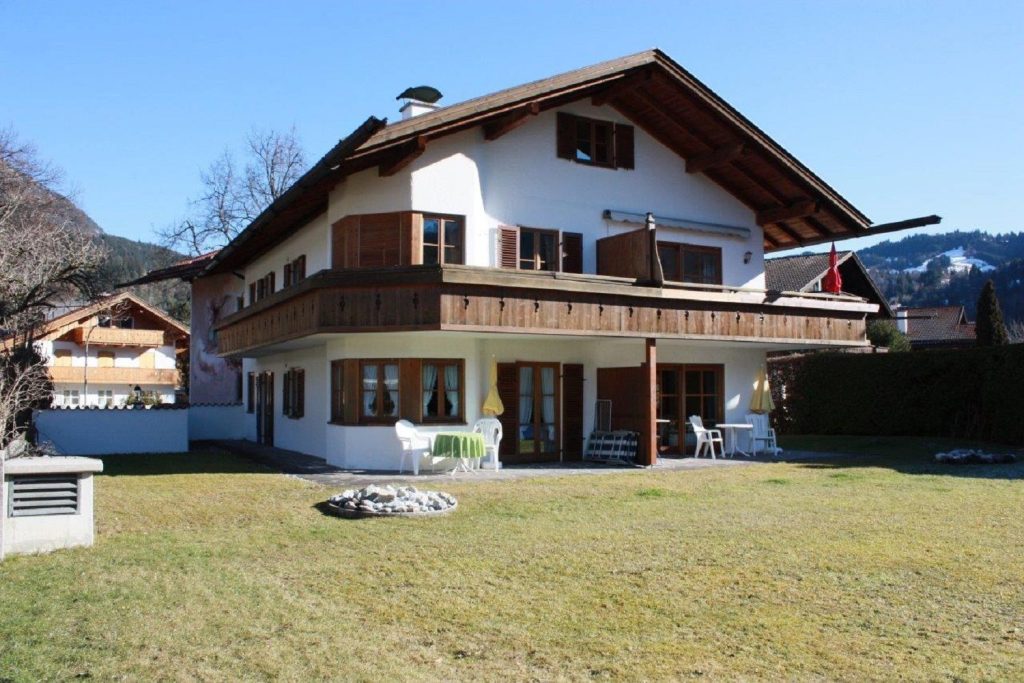 Garten in Ferienwohnung in Garmisch-Partenkirchen