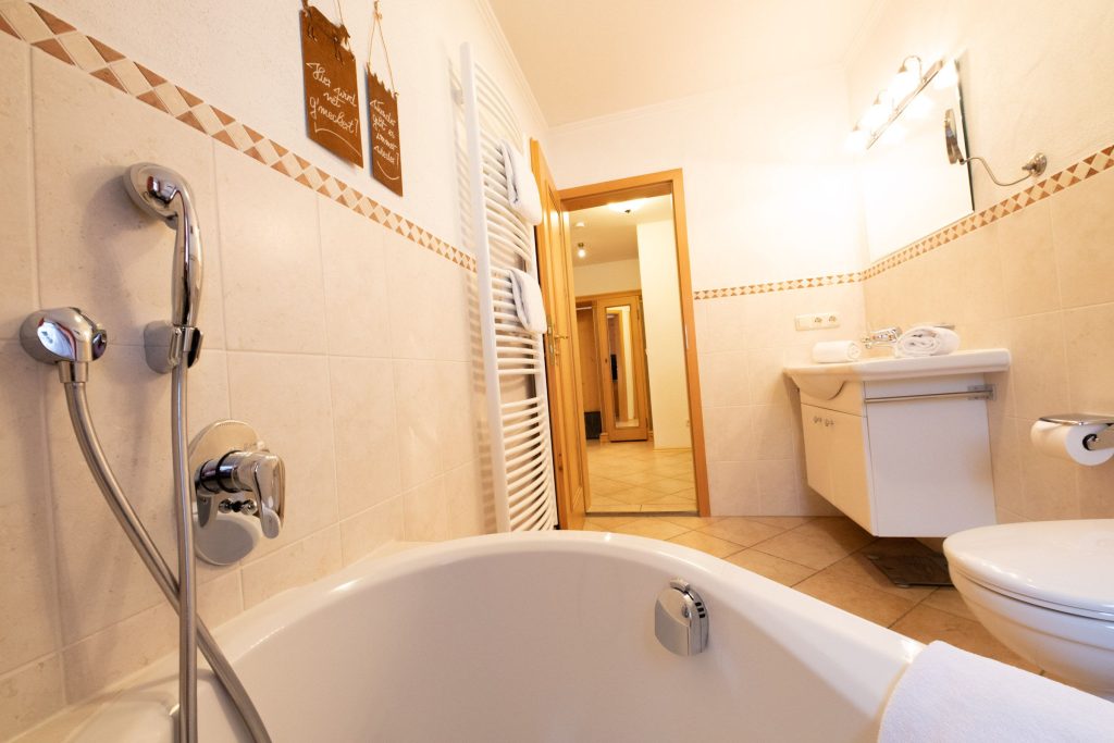 Badewanne in Ferienwohnung in Garmisch-Partenkirchen