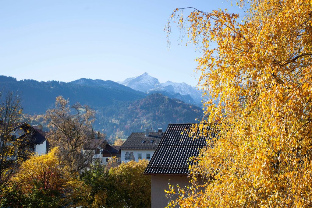 Aussicht auf die Umgebung in Ferienwohnung in Garmisch-Partenkirchen