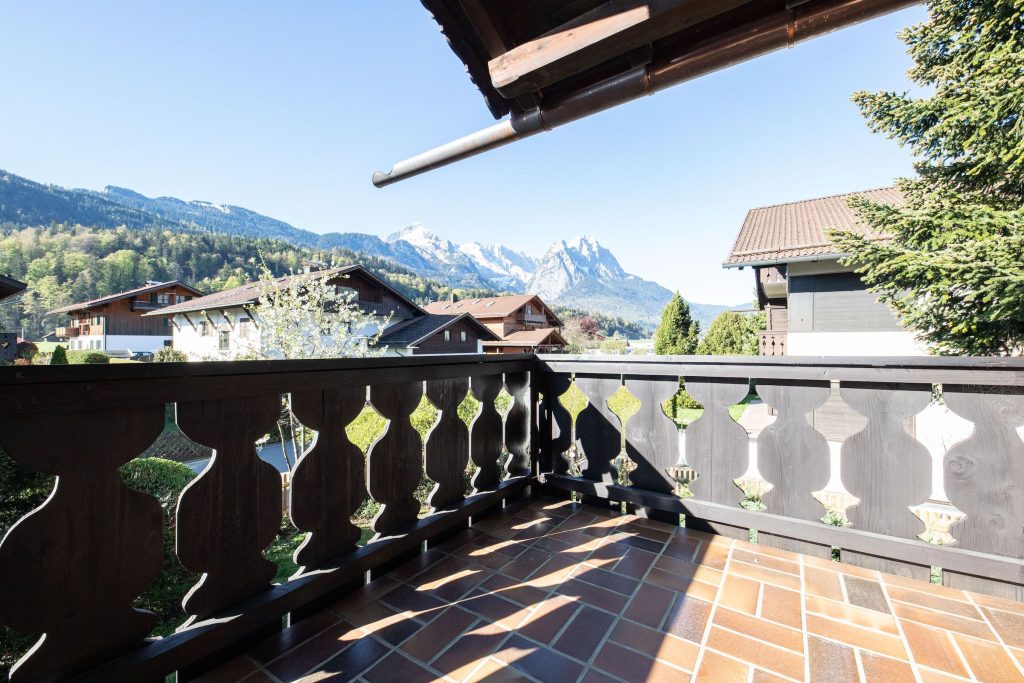 Balkon mit gutem Ausblick in Ferienwohnung in Garmisch-Partenkirchen