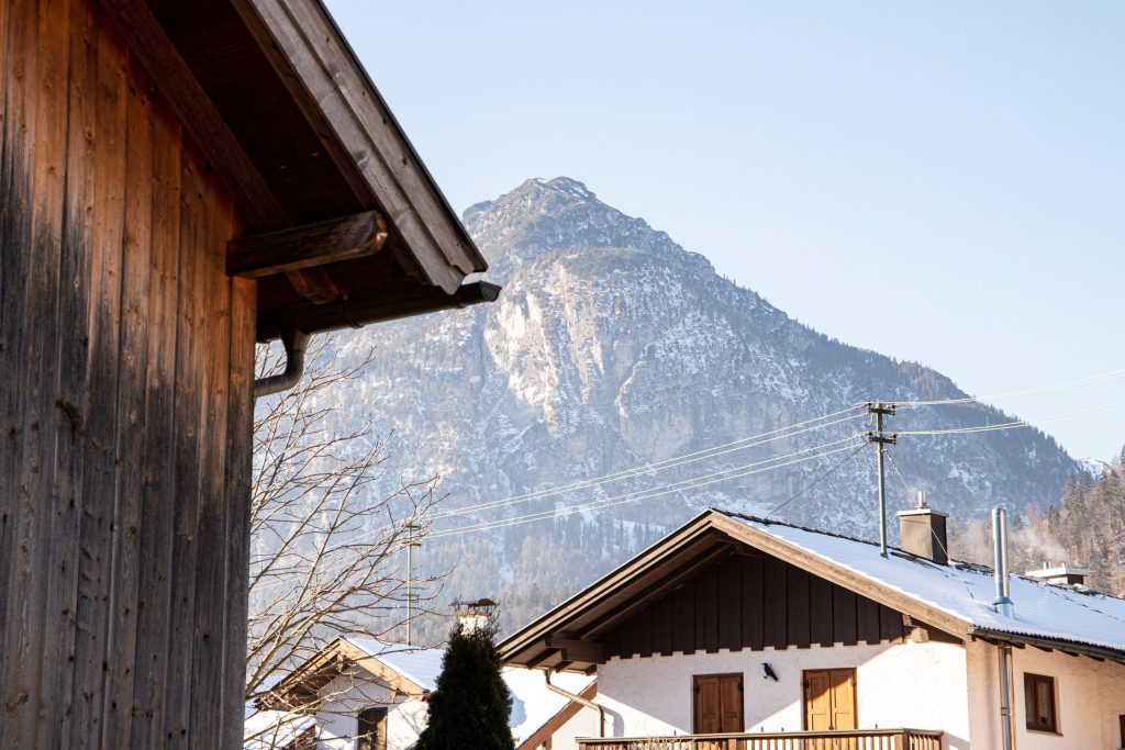 Ausblick mit Berge in Ferienwohnung in Garmisch-Partenkirchen