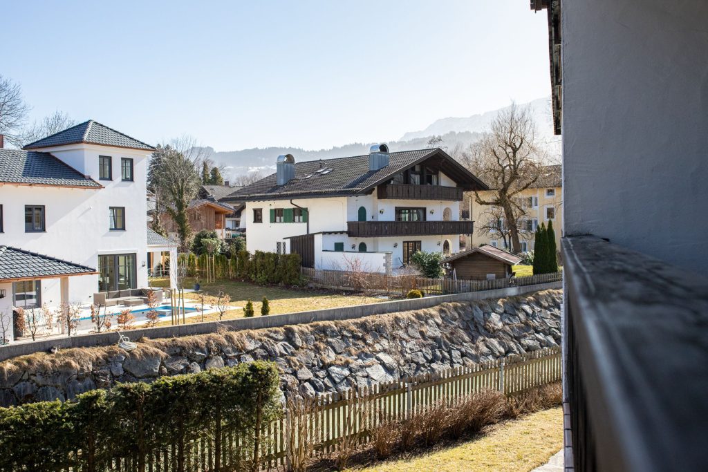 Balkon mit Ausblick in Ferienwohnung in Garmisch-Partenkirchen