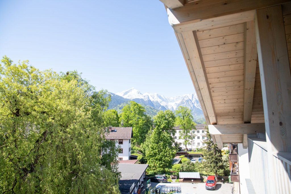 Aussicht vom Balkon in Ferienwohnung in Garmisch-Partenkirchen