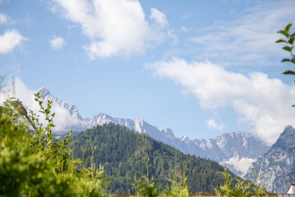 Ausblick auf die Alpen in Ferienwohnung in Garmisch-Partenkirchen