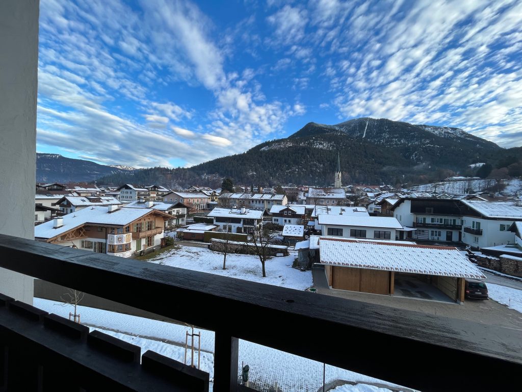 Ausblick auf die Gegend in Ferienwohnung in Garmisch-Partenkirchen