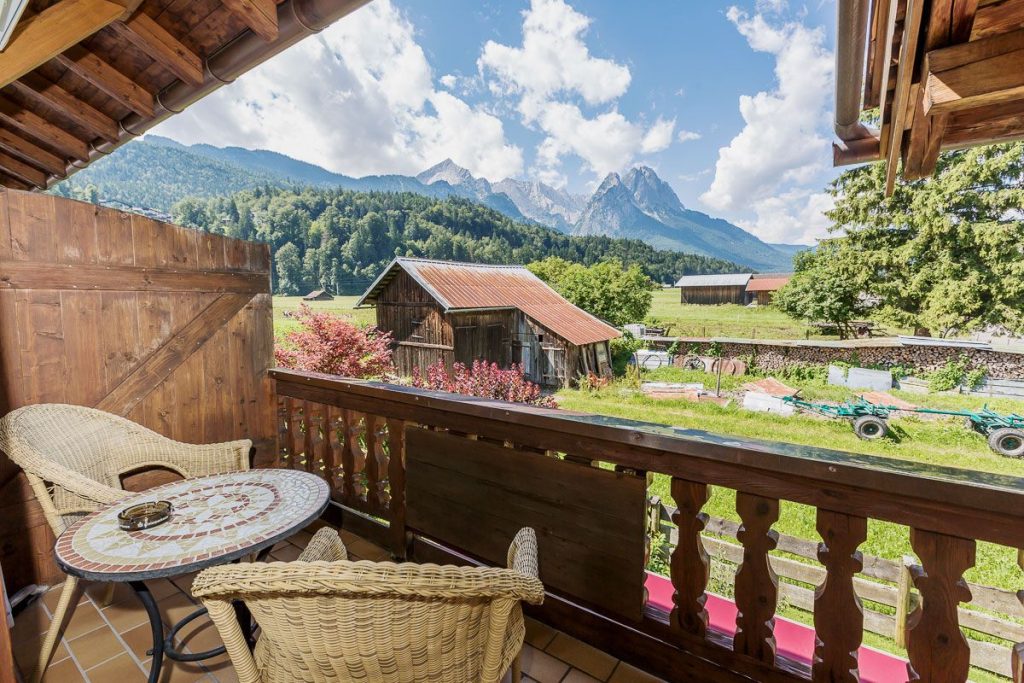 Balkon im Sommer in Ferienwohnung in Garmisch-Partenkirchen