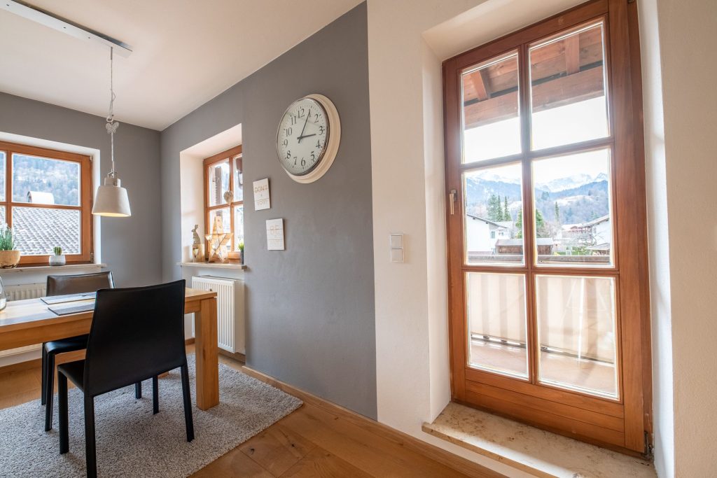 Ausgang zum Balkon in Ferienwohnung in Garmisch-Partenkirchen