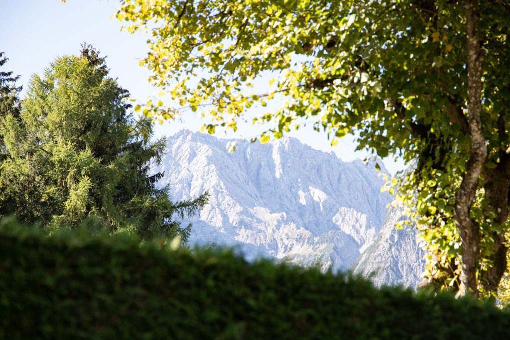 Blick auf die Alpen in Ferienwohnung in Garmisch-Partenkirchen